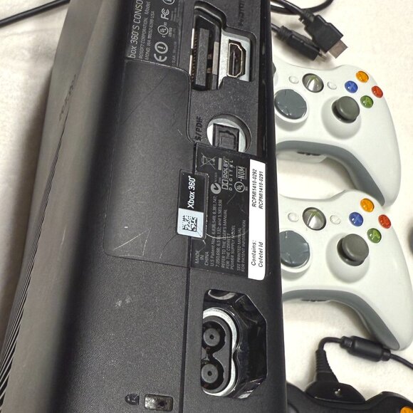Xbox 360 Slim 250GB Console Bundle + 2 Wireless Controllers + Accessories TESTED - Picture 7 of 10